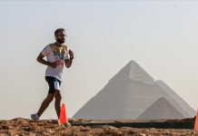 نصف ماراثون الأهرام.. الجري وسط إحدى عجائب الدنيا بمصر نصف ماراثون الأهرام.. الجري وسط إحدى عجائب الدنيا بمصر