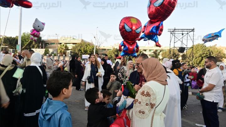 عيد الأضحى.. الأطفال يزينون ساحات الصلاة وينشرون البهجة
