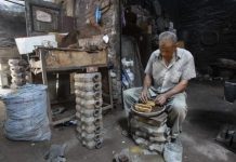 نزوح عمالة مصر… هروب إلى الخليج يُفرغ السوق من المهارات نزوح عمالة مصر... هروب إلى الخليج يُفرغ السوق من المهارات