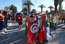 قافلة الصمود وصلت إلى ليبيا.. هل تسمح مصر بدخولها؟ قافلة الصمود وصلت إلى ليبيا.. هل تسمح مصر بدخولها؟