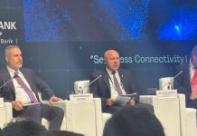 كامل الوزير يروّج لـ”نهضة النقل” متجاهلاً مأساة دهس 19 فتاة كامل الوزير يروّج لـ"نهضة النقل" متجاهلاً مأساة دهس 19 فتاة