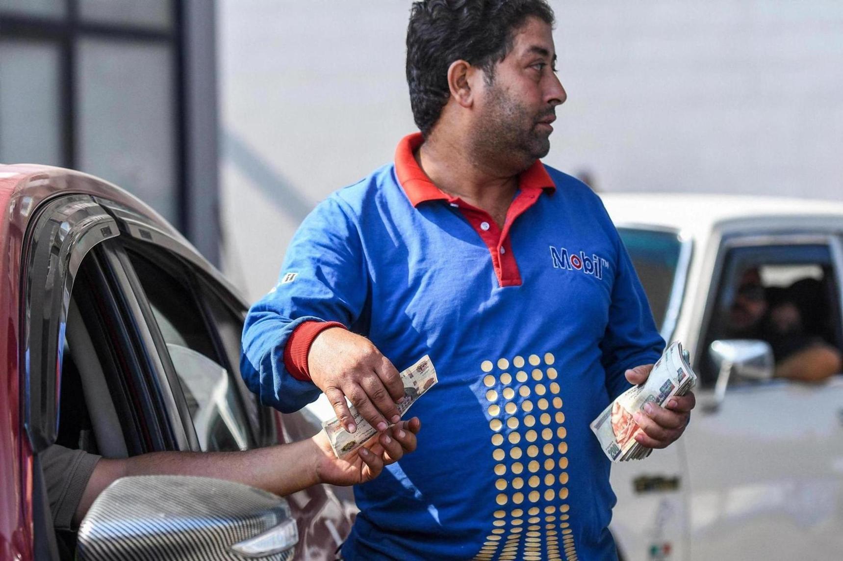 ضريبة جديدة على البترول في مصر تنذر بتفاقم الغلاء