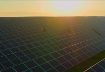 مصر توقع عقد مشروع لإنتاج الطاقة الشمسية مع الإمارات والبحرين والصين مصر توقع عقد مشروع لإنتاج الطاقة الشمسية مع الإمارات والبحرين والصين