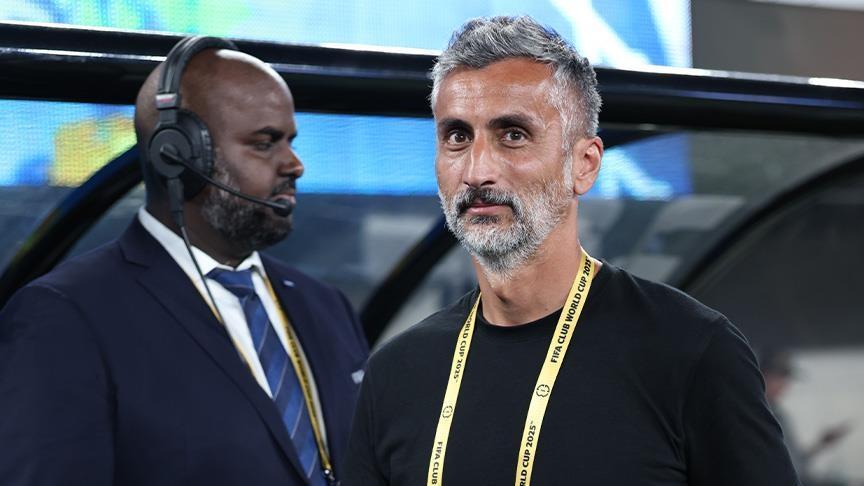قدم.. الأهلي المصري يقيل مدربه الإسباني خوسيه ريبيرو