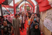 حزبان مصريان يشكلان تحالف الطريق الحر استعداداً لخوض الانتخابات حزبان مصريان يشكلان تحالف الطريق الحر استعداداً لخوض الانتخابات