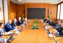 مصر تبلغ وفدا أمريكيا رفض تهجير الفلسطينيين وتتمسك بخطة إعمار غزة مصر تبلغ وفدا أمريكيا رفض تهجير الفلسطينيين وتتمسك بخطة إعمار غزة