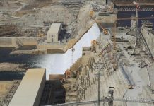 إثيوبيا تفتتح سد “النهضة” بعد 14 عاما من التشييد والخلافات إثيوبيا تفتتح سد "النهضة" بعد 14 عاما من التشييد والخلافات