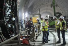 هرم البطالة المقلوب يدفع مهندسي مصر إلى الهجرة هرم البطالة المقلوب يدفع مهندسي مصر إلى الهجرة