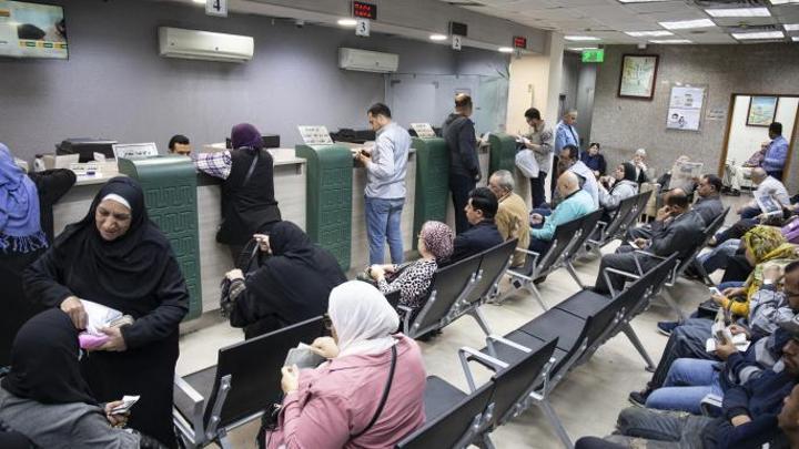مصريون يعودون إلى الكاش... تعثر الدفع الإلكتروني مصريون يعودون إلى الكاش... تعثر الدفع الإلكتروني