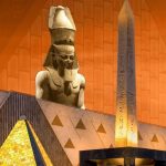 إقبال قياسي على المتحف المصري الكبير.. 18 ألف زائر في أول يوم تشغيل إقبال قياسي على المتحف المصري الكبير.. 18 ألف زائر في أول يوم تشغيل