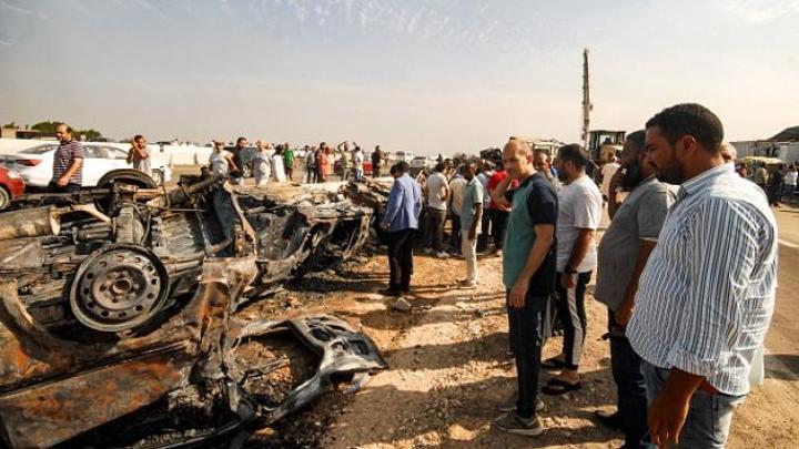 مصرع 10 عمال وإصابة 12 جراء حادث على طريق المحاجر في الجيزة مصرع 10 عمال وإصابة 12 جراء حادث على طريق المحاجر في الجيزة