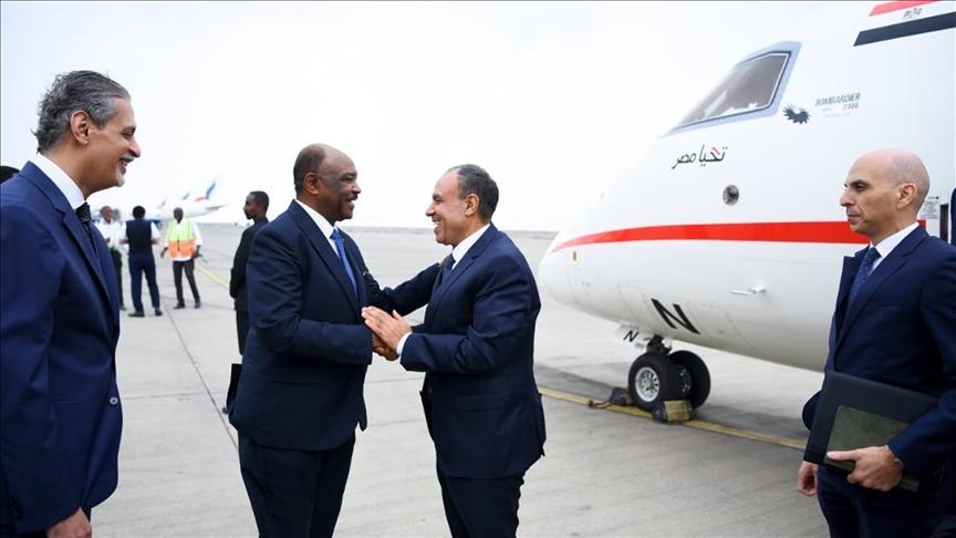 وزير خارجية مصر يصل بورتسودان وسط أزمة متصاعدة بالفاشر وزير خارجية مصر يصل بورتسودان وسط أزمة متصاعدة بالفاشر