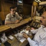 تداعيات تقلبات سعر صرف الجنيه أمام الدولار على الاقتصاد المصري تداعيات تقلبات سعر صرف الجنيه أمام الدولار على الاقتصاد المصري