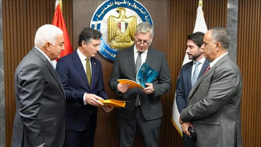 مصر تمدد اتفاق استكشاف الغاز مع "إيني" الإيطالية حتى 2040