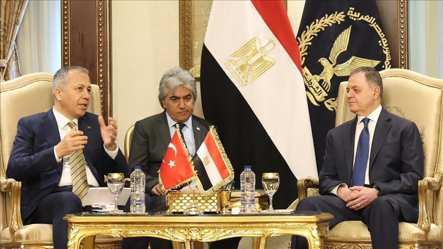وزيرا داخلية تركيا ومصر يبحثان سبل تسريع إيصال المساعدات إلى غزة