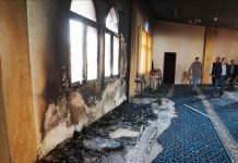 الأزهر يدين إحراق مسجد بالضفة ويصفه بـ”السلوك الوحشي والتطرف البغيض” الأزهر يدين إحراق مسجد بالضفة ويصفه بـ"السلوك الوحشي والتطرف البغيض"