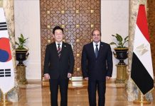 القاهرة.. السيسي يدعو شركات كوريا الجنوبية للاستثمار في مصر القاهرة.. السيسي يدعو شركات كوريا الجنوبية للاستثمار في مصر