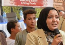 امرأة تتصدى لسلسال الدم وترأس مؤسسة “صعيد بلا ثأر” امرأة تتصدى لسلسال الدم وترأس مؤسسة "صعيد بلا ثأر"