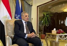 قناة السويس تسعى لموافقة المركزي للتعامل بعملات “بريكس” قناة السويس تسعى لموافقة المركزي للتعامل بعملات "بريكس"