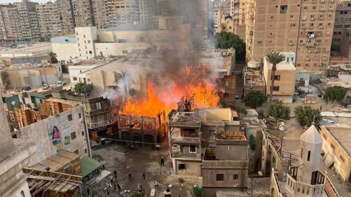 حريق هائل يلتهم ديكور مسلسل "الكينج" في استوديو مصر