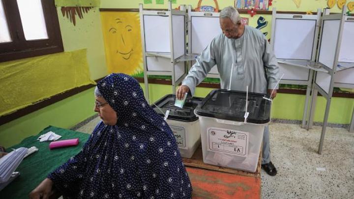 القبض على 120 من أنصار المرشحين في إعادة انتخابات 19 دائرة القبض على 120 من أنصار المرشحين في إعادة انتخابات 19 دائرة