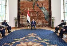 السيسي يلتقي خليفة حفتر ويؤكد دعم مصر لاستقرار ليبيا السيسي يلتقي خليفة حفتر ويؤكد دعم مصر لاستقرار ليبيا