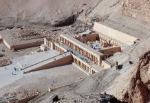 مصر توضح حقيقة رفع رسوم تأشيرة الدخول إلى البلاد مصر توضح حقيقة رفع رسوم تأشيرة الدخول إلى البلاد