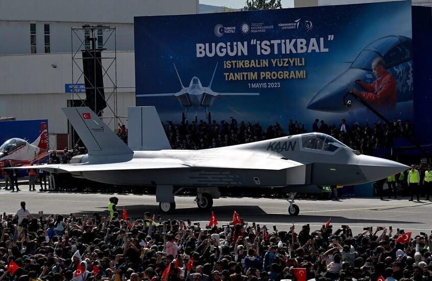 تحالف مصري تركي يربك إسرائيل.. القاهرة تنضم لمشروع المقاتلة الشبحية تحالف مصري تركي يربك إسرائيل.. القاهرة تنضم لمشروع المقاتلة الشبحية