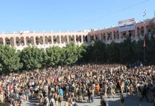 يمنيون يعثرون على مدرسهم المصري بعد 40 عاما يمنيون يعثرون على مدرسهم المصري بعد 40 عاما