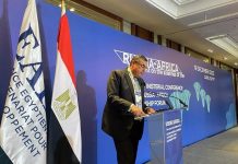 القاهرة تعول على موسكو لتعزيز التعاون في الفضاء والطاقة والتجارة القاهرة تعول على موسكو لتعزيز التعاون في الفضاء والطاقة والتجارة