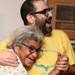 الناشط المصري علاء عبد الفتاح يصل إلى بريطانيا بعد رفع حظر السفر الناشط المصري علاء عبد الفتاح يصل إلى بريطانيا بعد رفع حظر السفر