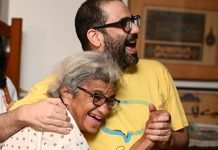 الناشط المصري علاء عبد الفتاح يصل إلى بريطانيا بعد رفع حظر السفر الناشط المصري علاء عبد الفتاح يصل إلى بريطانيا بعد رفع حظر السفر