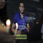 نقابة الصحفيين تمنح جائزتها لـ”شهداء الصحافة الفلسطينية” نقابة الصحفيين تمنح جائزتها لـ"شهداء الصحافة الفلسطينية"