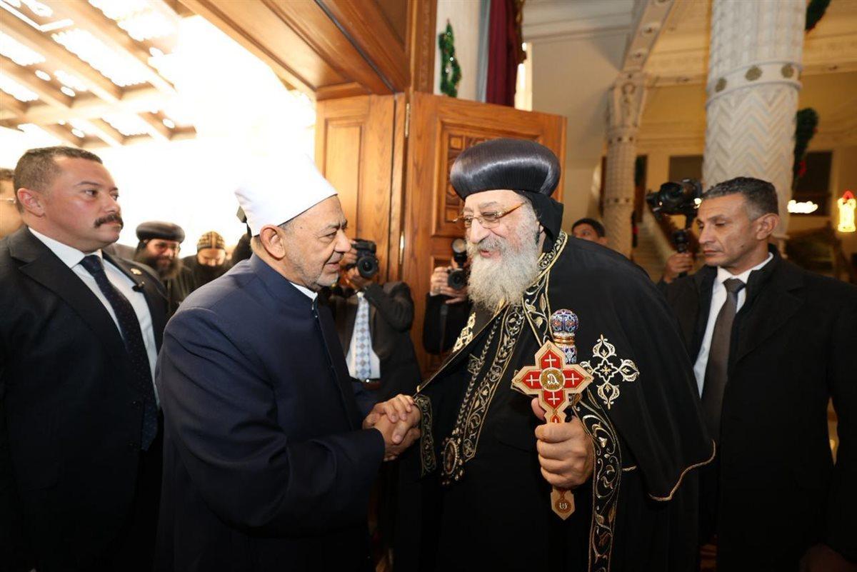 شيخ الأزهر والقيادات الدينية يهنئون البابا تواضروس بعيد الميلاد شيخ الأزهر والقيادات الدينية يهنئون البابا تواضروس بعيد الميلاد