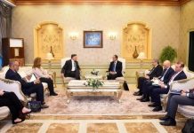 مصر تدعو لهدنة عاجلة في السودان.. وفتح ممرات آمنة مصر تدعو لهدنة عاجلة في السودان.. وفتح ممرات آمنة