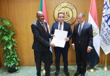 تكريم وزير الخارجية للفريق الطبي الموفد للسودان تكريم وزير الخارجية للفريق الطبي الموفد للسودان