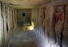 مصر.. قرارات قضائية بعد اختفاء لوحة أثرية تعود لعصر الدولة القديمة مصر.. قرارات قضائية بعد اختفاء لوحة أثرية تعود لعصر الدولة القديمة