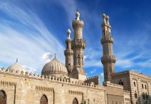 ضجة في مصر بسبب إساءة لوالدي النبي محمد ضجة في مصر بسبب إساءة لوالدي النبي محمد