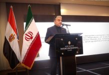 دبلوماسي إيراني: اتخذ قرار بتبادل السفراء مع مصر دبلوماسي إيراني: اتخذ قرار بتبادل السفراء مع مصر