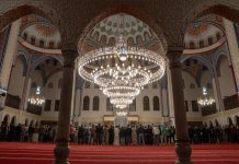 مصر تفتتح مسجدا بعد 50 عاما من البناء.. فما القصة؟ مصر تفتتح مسجدا بعد 50 عاما من البناء.. فما القصة؟