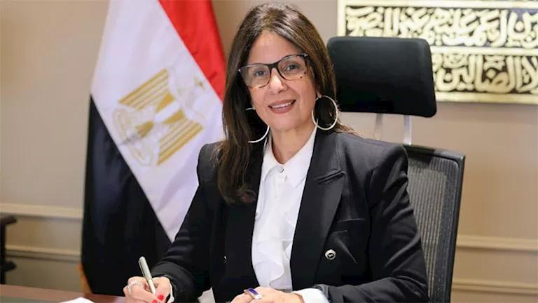 الفنون المصرية ودورها في مواجهة الأزمات السياسية الفنون المصرية ودورها في مواجهة الأزمات السياسية