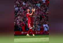 وداع محمد صلاح الأخير لجماهير ليفربول وداع محمد صلاح الأخير لجماهير ليفربول