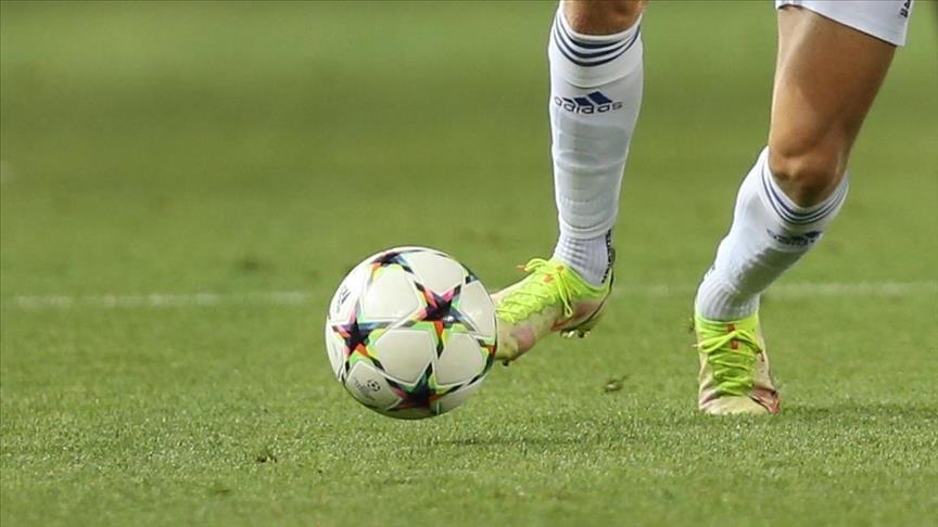 Rangers defy UEFA to honor queen, play Britain's national anthem Rangers defy UEFA to honor queen, play Britain's national anthem