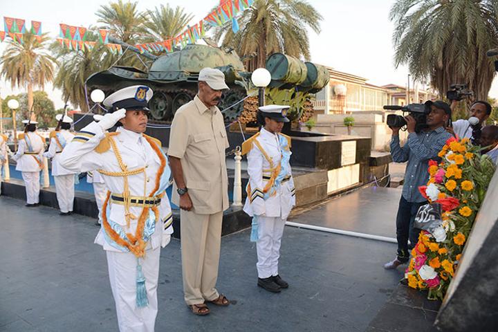 President Isaias laid wreath at Twalet Martyrs Cemetery President Isaias laid wreath at Twalet Martyrs Cemetery
