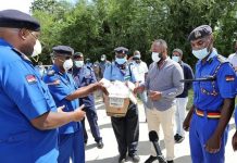 Joho donates masks to be distributed to public at road blocks