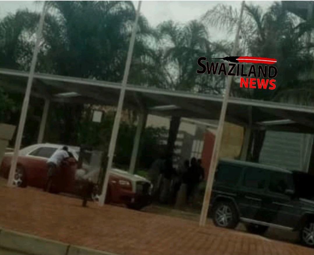 Mswati’s sons now driving multi-million Rolls Royce cars, Prince Mcwasho drops Princess Ezwe at the airport. Mswati’s sons now driving multi-million Rolls Royce cars, Prince Mcwasho drops Princess Ezwe at the airport.