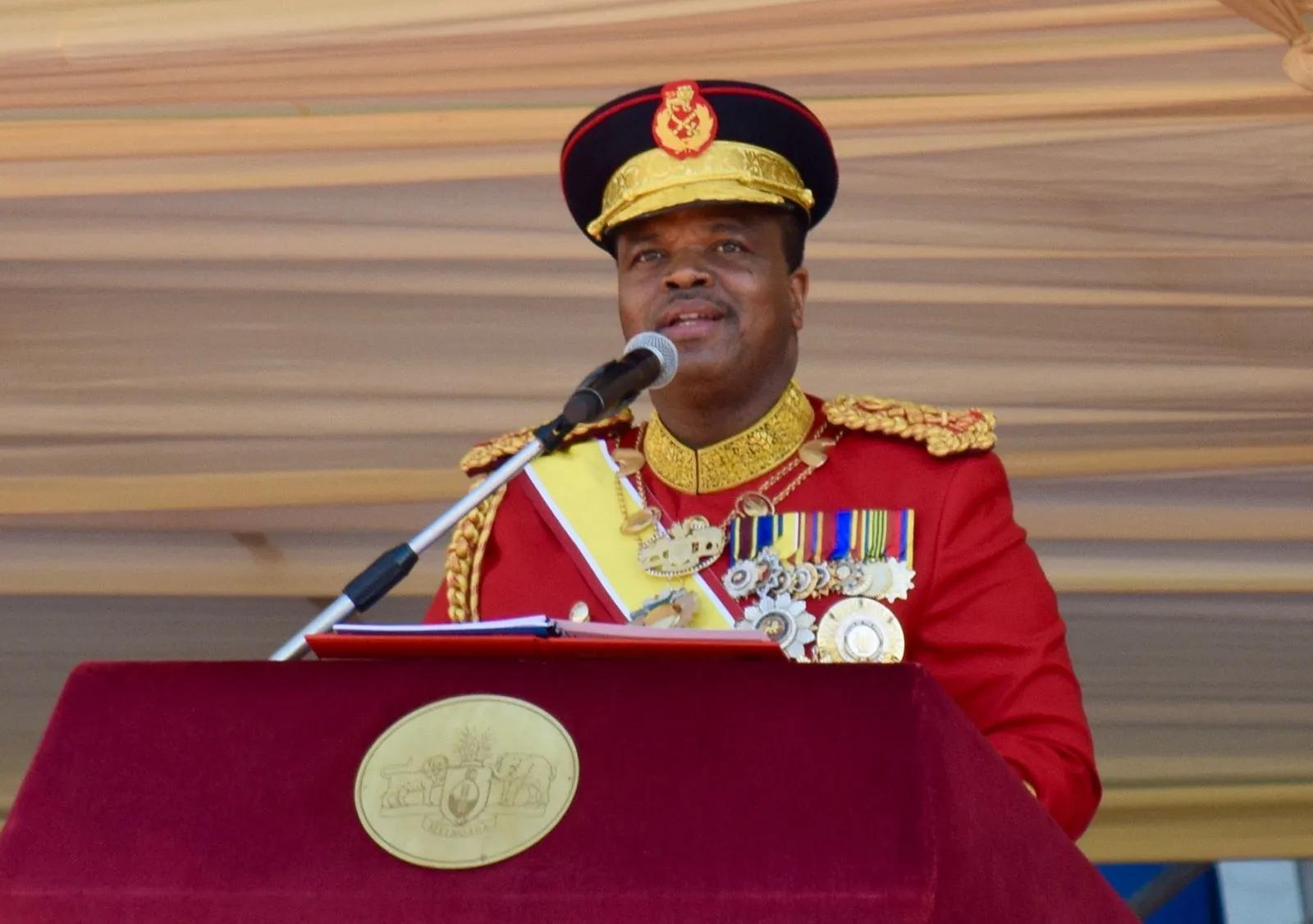 No compensation from Mswati, police forced to contribute R50.00 for officers whose property was burnt by Solidarity Forces. No compensation from Mswati, police forced to contribute R50.00 for officers whose property was burnt by Solidarity Forces.