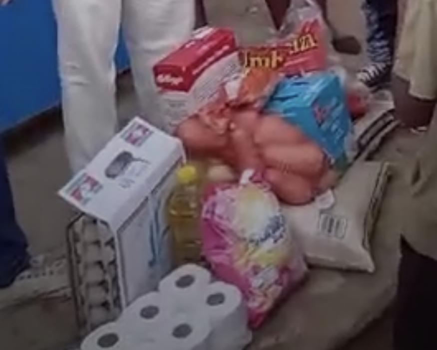Pro-democracy MPs’ lawyer donates R4000.00, grocery to a toddler who survived a teargas fired by Mswati’s police Pro-democracy MPs’ lawyer donates R4000.00, grocery to a toddler who survived a teargas fired by Mswati’s police