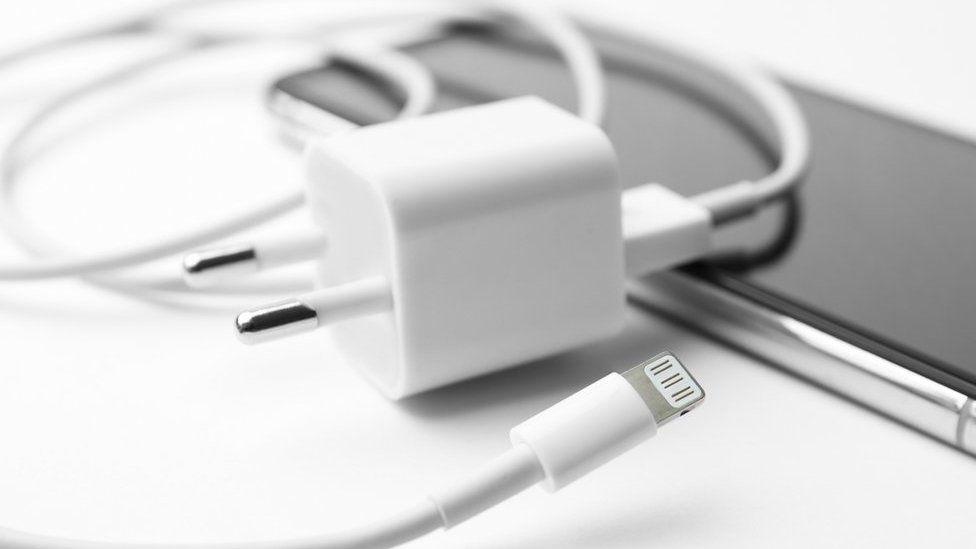 Brazil bans sales of iPhones without USB power adapters Brazil bans sales of iPhones without USB power adapters