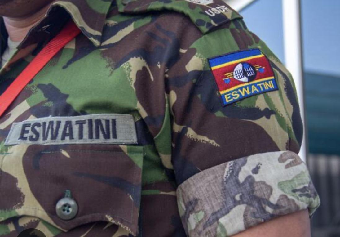 Soldier Madlakadlaka Hlatshwako of LaMgabhi eTiyeni shot,rushed to hospital. Soldier Madlakadlaka Hlatshwako of LaMgabhi eTiyeni shot,rushed to hospital.